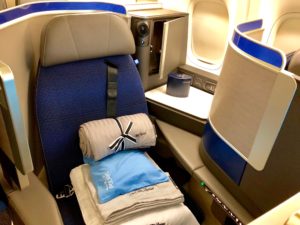 United Polaris business-class seat